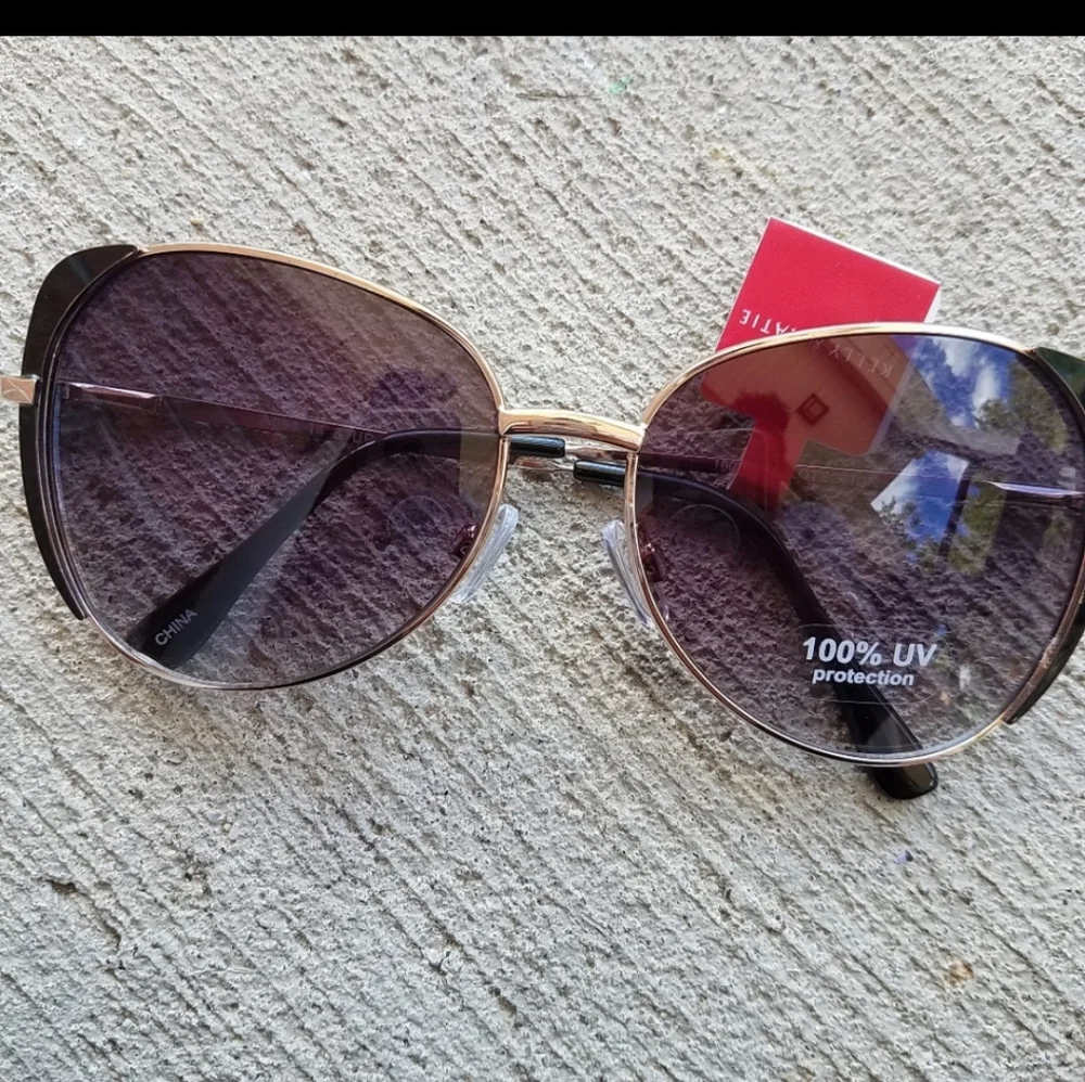 Black and gold Fashion Sunglasses NWT
